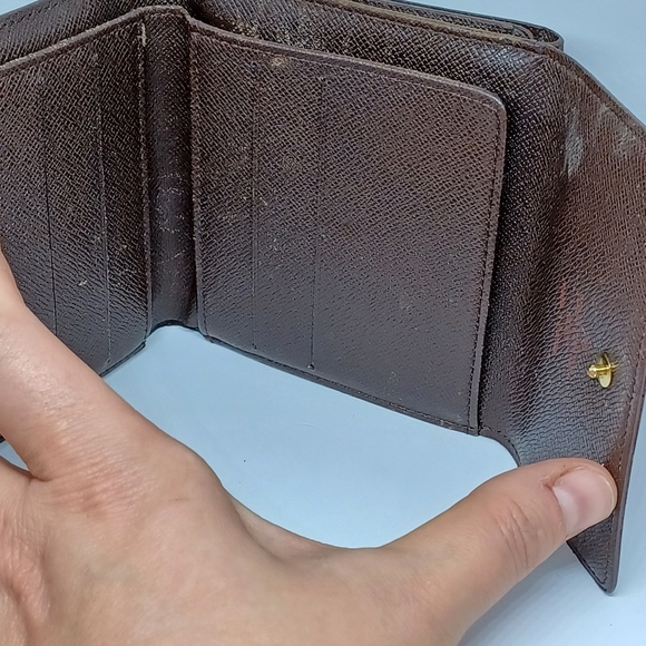 Authentic LV Wallet - Picture 3 of 10